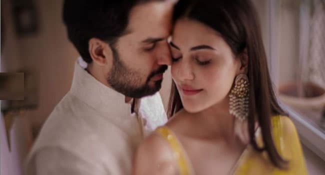 Kajal Aggarwal Wedding: अपने पति की बाहों में कुछ यूं नजर आईं एक्ट्रेस काजल अग्रवाल, सोशल मीडिया पर Viral हो रही हैं शादी की photos