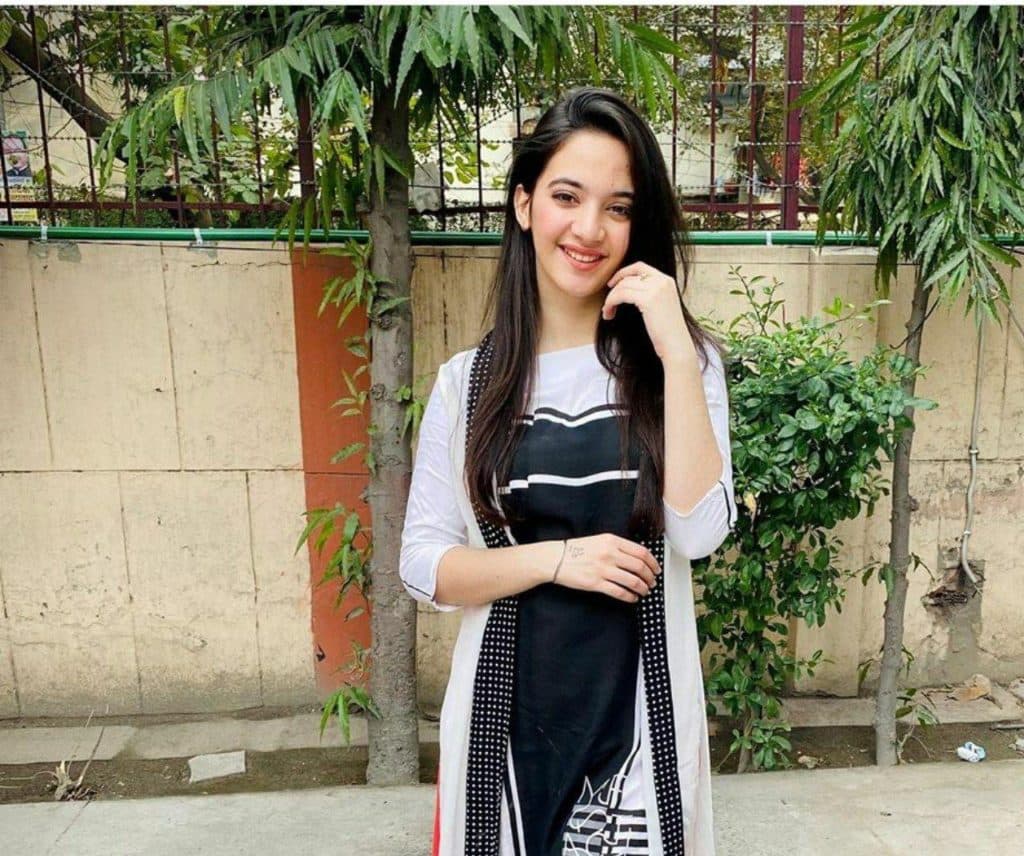 Siya Kakkar Suicide Case : सिया कक्‍कड़ के मोबाइल से खुलेगा उसकी मौत का राज ? फॉरेंसिक लैब भेजा गया मोबाइल