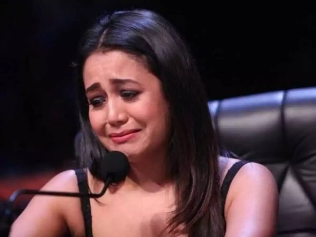 Indian Idol 12 के मंच पर नेहा ने बयां की अपनी एंजायटी की कहानी, बोलीं- 'मेरे पास सब कुछ है लेकिन...'