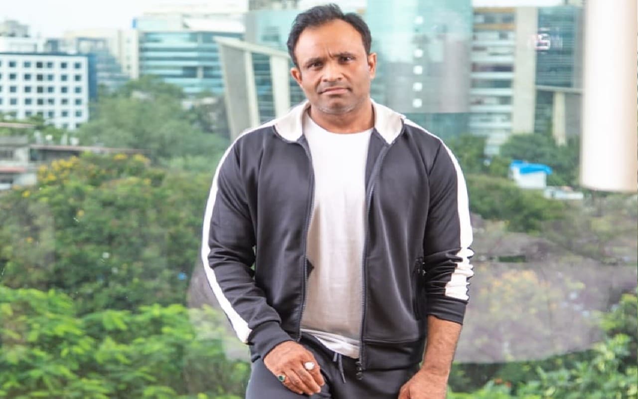 30 अक्टूबर तक पुलिस हिरासत में भेजे गए फिल्म निर्माता कमल किशोर मिश्रा, पत्नी पर कार चढ़ाने का है आरोप