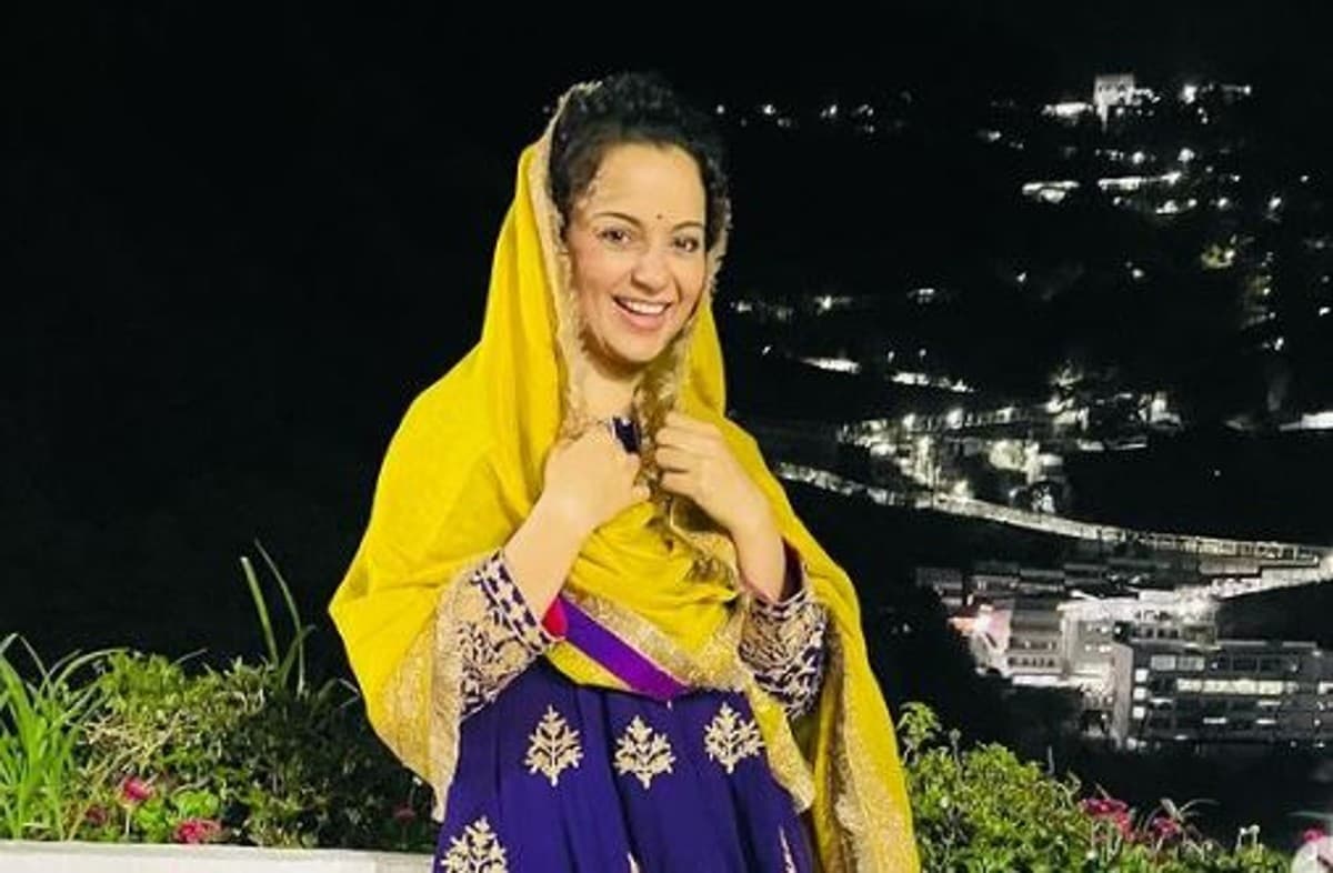 कंगना रनौत ने अपने जन्मदिन के मौके पर वैष्णो देवी दरबार में टेका मत्था, बहन रंगोली के साथ शेयर की फेोटोज