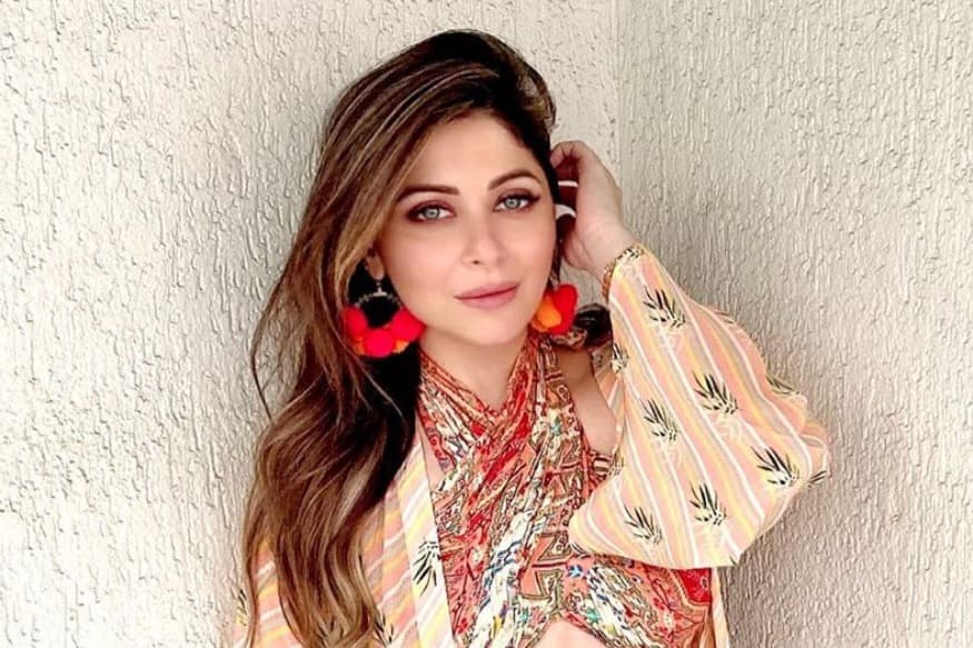 Kanika Kapoor को पुलिस ने भेजा नोटिस, 30 अप्रैल को होगी पेशी