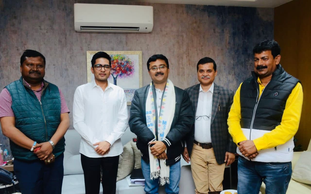 WB News: पंचायत चुनाव से  पहले बीजेपी को लगा बड़ा झटका, विधायक कांजिलाल हुए टीएमसी में शामिल