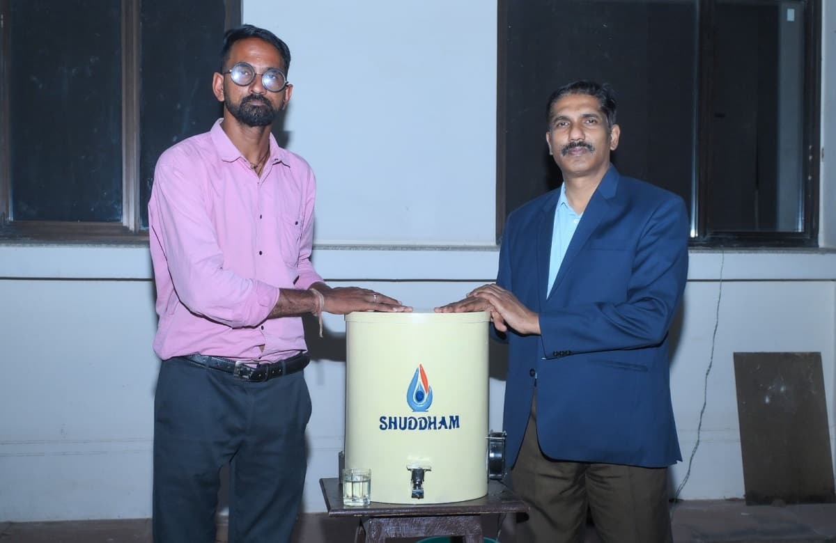 कानपुर आईआईटी ने कम लागत में स्वच्छ पेयजल के लिए लांच किया 'शुद्धम', जानें क्या है खासियत