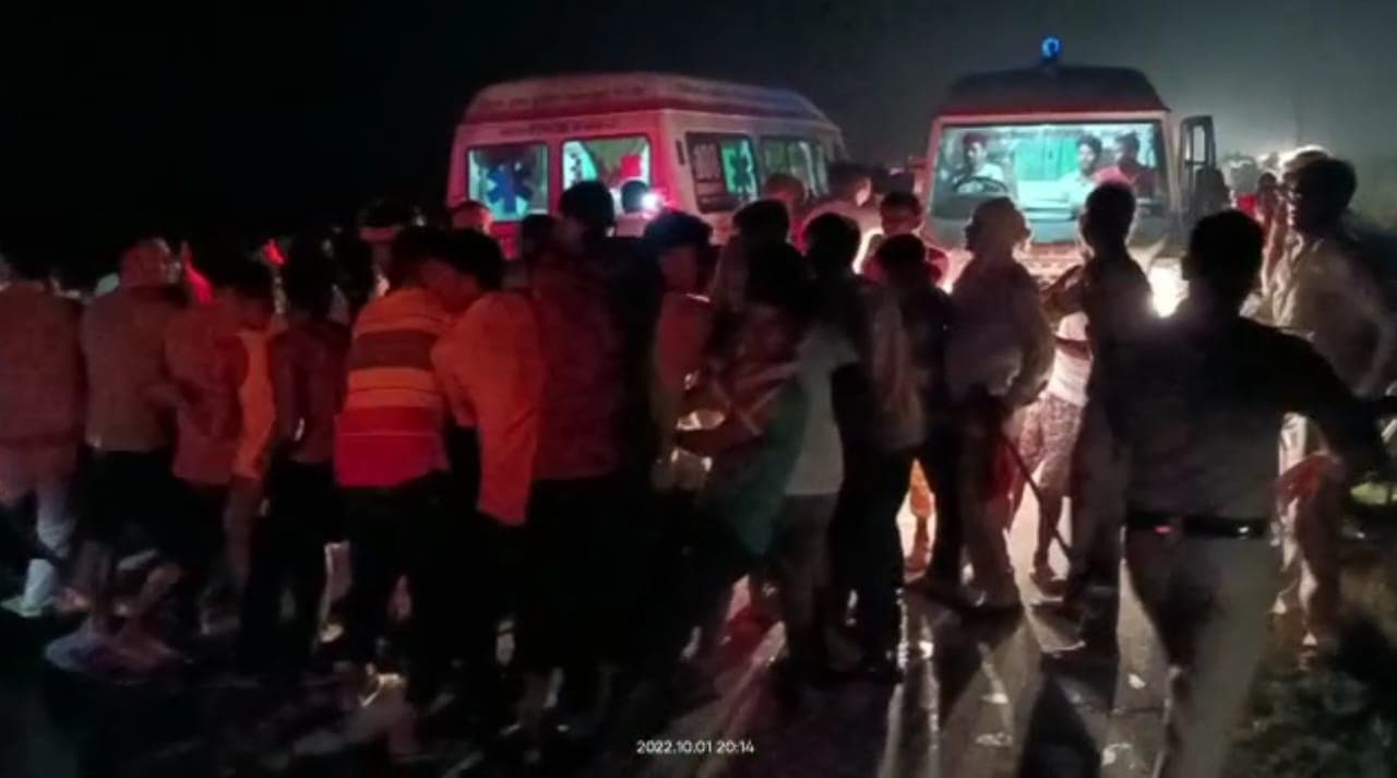 Kanpur Accident: कानपुर ट्रैक्टर ट्रॉली हादसे में साढ़ थाना प्रभारी निलंबित, देर रात हुई कार्रवाई Kanpur Accident: कानपुर ट्रैक्टर ट्रॉली हादसे में साढ़ थाना प्रभारी निलंबित, देर रात हुई कार्रवाई