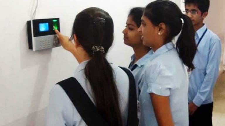 Kanpur News: कॉलेजों में बनेगी छात्रों-शिक्षकों की मेल आईडी, बायोमेट्रिक के जरिए लगेगी हाजिरी