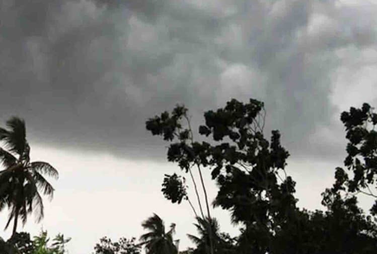 Weather Forecast Live: बैंगलुरु में मौसम ने करवटें बदली, होने लगी है बारिश