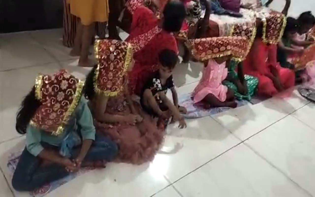 Navratri Kanya Puja 2021: अष्टमी और नवमी तिथि पर होगी कन्या पूजन,इन बातों का रखें ध्यान,नोट कर लें शुभ मुहूर्त