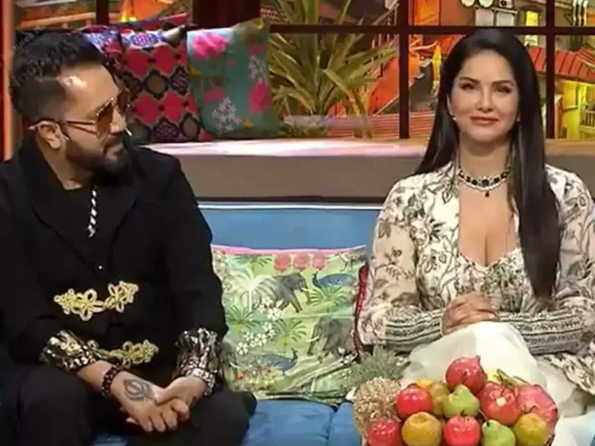 Kapil Sharma Show: सनी लियोनी ने खुद को बताया बुद्धू, मीका सिंह की शादी को लेकर कर दी ये भविष्यवाणी