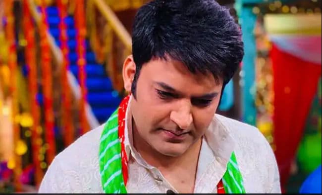 The Kapil Sharma Show: कपिल शर्मा ने शेयर की सेट से तसवीर, मेकअप कराते इस उलझन में आये नजर
