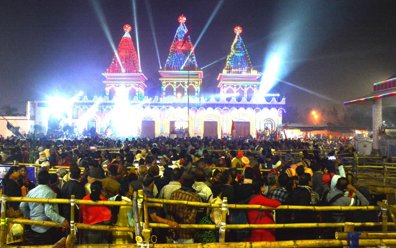 West Bengal: कोहरे में ढंका रहा कपिलमुनि मंदिर, वेसल परिसेवा घंटों रही प्रभावित