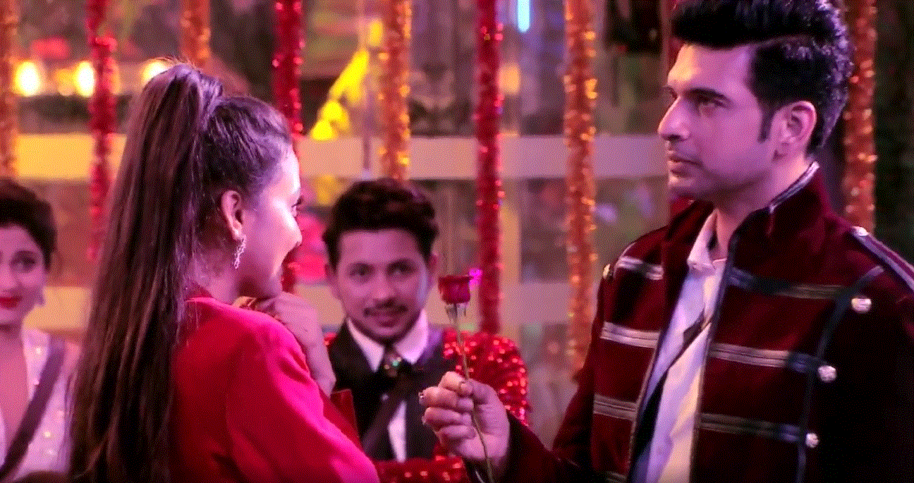 Bigg Boss 15: करण कुंद्रा ने तेजस्वी प्रकाश को किया प्रपोज, लेटर देखकर इमोशनल हुए प्रतीक और निशांत, VIDEO