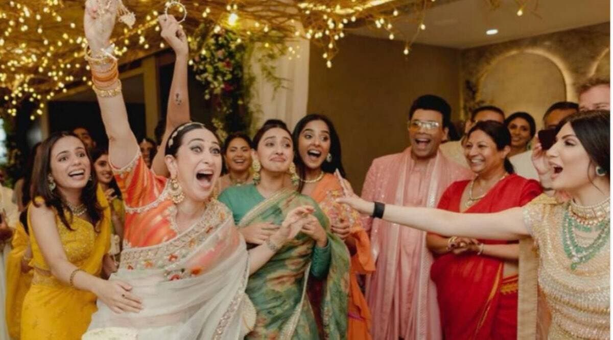 करिश्मा कपूर पर गिरा आलिया भट्ट का कलीरा तो फैंस देने लगे बधाई, कमेंट में बोले- अब अगला नंबर आपका