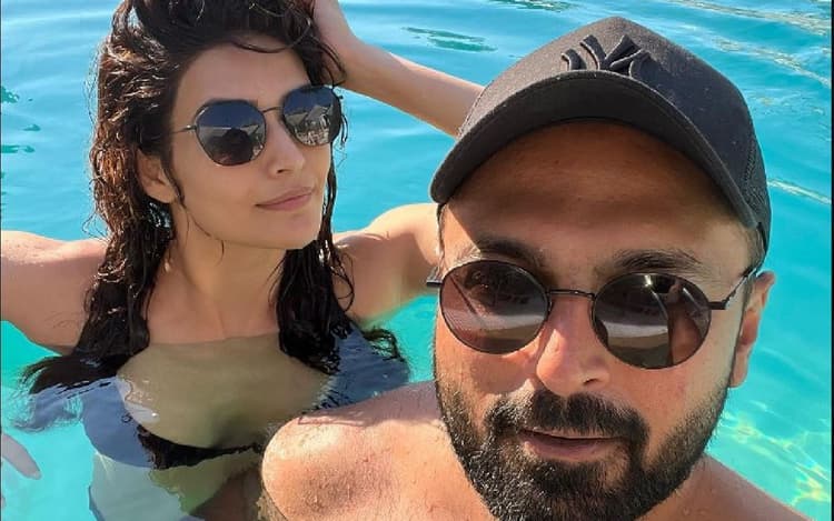 Exclusive: करिश्मा तन्ना संग ऐसे हुई थी वरुण संग पहली मुलाकात, इस वजह से हो गई थीं इंप्रेस, हुआ खुलासा