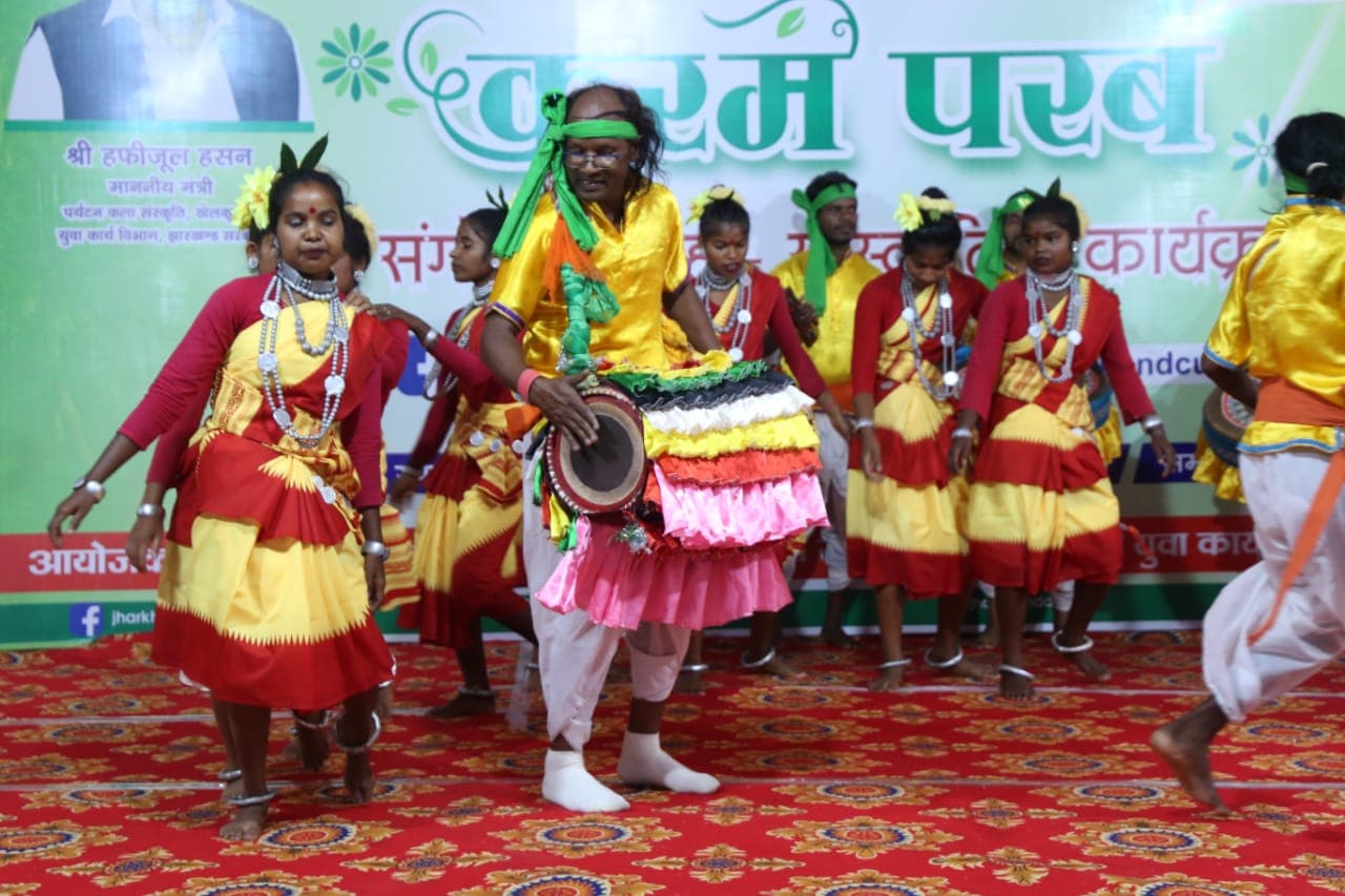 झारखंड में करमा पर्व व विश्वकर्मा पूजा को लेकर अलर्ट,अखड़ा व प्रतिमा विसर्जन के दौरान एहतियात बरतने का निर्देश झारखंड में करमा पर्व व विश्वकर्मा पूजा को लेकर अलर्ट,अखड़ा व प्रतिमा विसर्जन के दौरान एहतियात बरतने का निर्देश