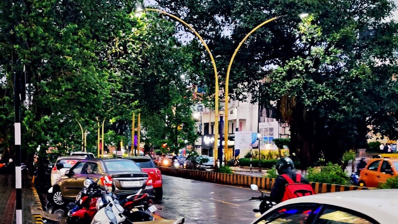 कर्नाटक में तीसरे दिन भी बारिश ने कहर बरपाया, 15 जिलों में वज्रपात की चेतावनी