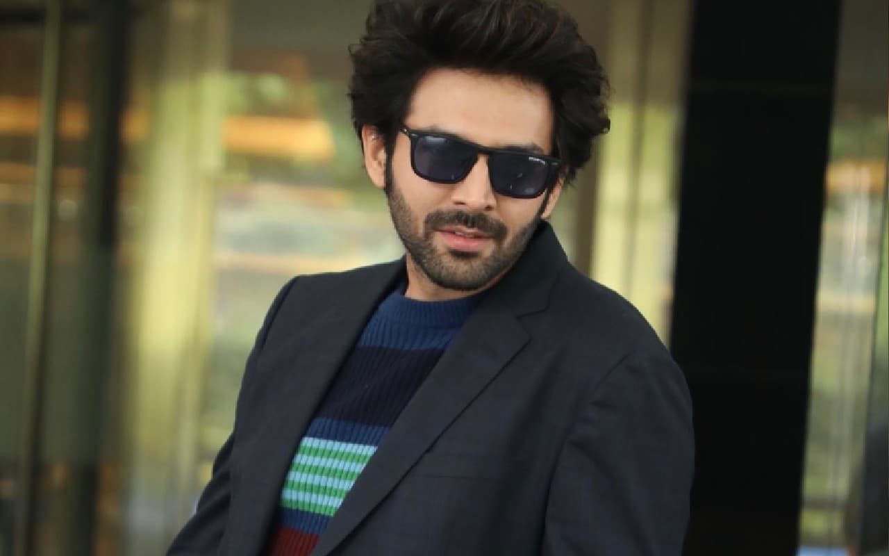 Kartik Aaryan Net Worth: कितनी संपत्ति के मालिक हैं कार्तिक आर्यन? कारों की लिस्ट देख उड़ जाएंगे होश, जानें एक फिल्म की फीस