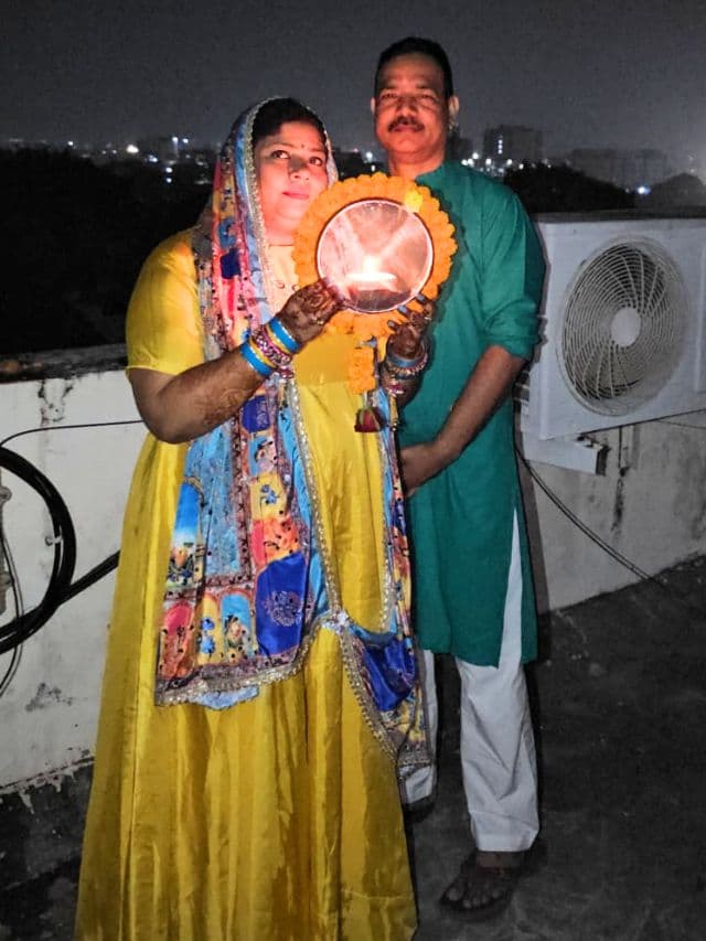 Karwa Chauth 2023 : रांची में दिखा करवा का चांद, महिलाओं ने ऐसे तोड़ा करवा चौथ का व्रत