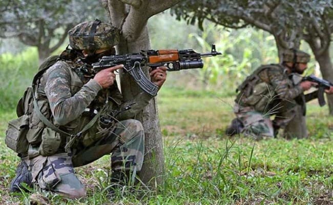 हिजबुल मुजाहिदीन के 2 आंतकियों को सुरक्षा बलों ने किया ढेर,एक जवान शहीद