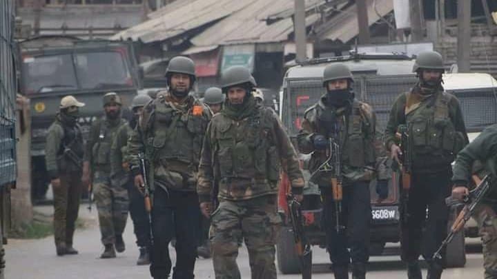 भाजपा नेता के घर पर हमला करने वाले तीनों  आतंकी ढेर