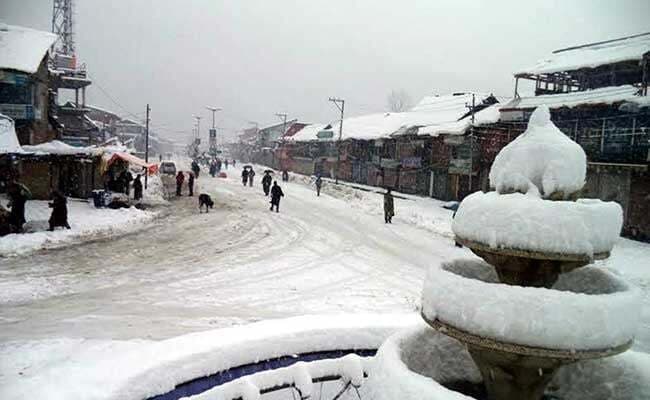 Weather Forecast LIVE: ला-नीना से बढ़ी ठंड, कांप रहा आधा भारत, जानें यूपी-बिहार समेत अन्य राज्यों का हाल