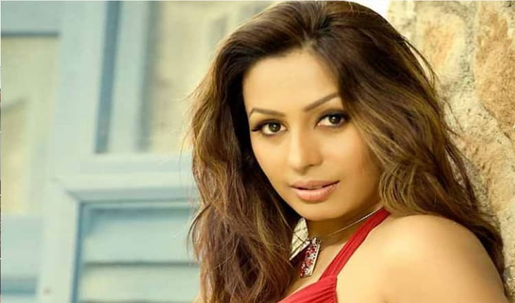 'इसलिए गोविंदा और अपने परिवार की कॉन्ट्रोवर्सी पर बात नहीं करना' : कश्मीरा शाह