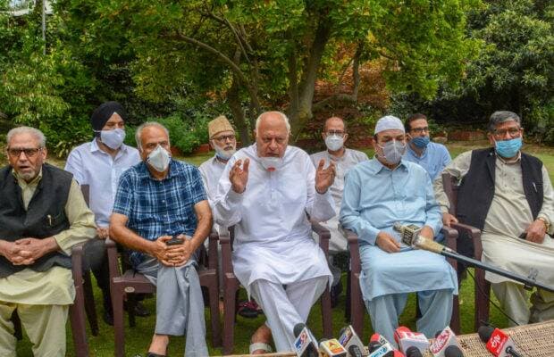 Jammu kashmir: 370 पर पुरानी रंजिश भुला कांग्रेस सहित 6 दल हुए 1, कहा- विशेष दर्जे की फिर से बहाली के लिए करेंगे संघर्ष