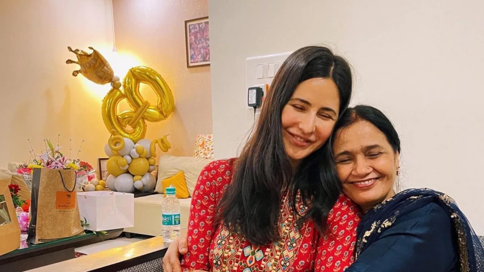 Women's Day पर विक्की कौशल ने शेयर की प्यारी तसवीर, सासू मां की गोद में बैठी नजर आईं कैटरीना कैफ, Photo