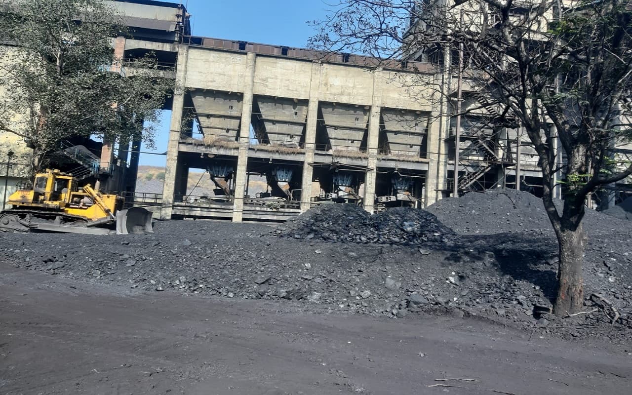 CCL गोविंदपुर परियोजना में घुसे 8-10 चोर, सुरक्षा गार्ड्स के साथ की मारपीट, बनाया बंधक