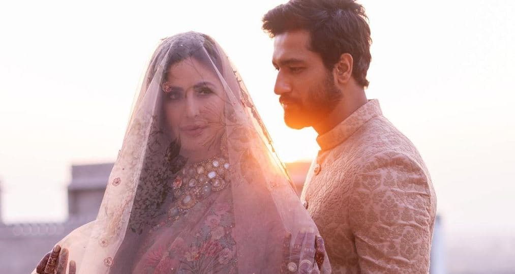 Vicky Katrina Honeymoon: विक्की कौशल  कैटरीना कैफ हनीमून के लिए मालदीव होंगे रवाना, हेलिकॉप्टर से फोटोज वायरल