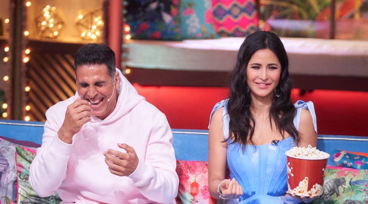 Kapil Sharma Show: कैटरीना ने अक्षय कुमार को घर के पायजामा पहनने पर किया ट्रोल, एक्टर ने यूं दिया जवाब,VIDEO Kapil Sharma Show: कैटरीना ने अक्षय कुमार को घर के पायजामा पहनने पर किया ट्रोल, एक्टर ने यूं दिया जवाब,VIDEO
