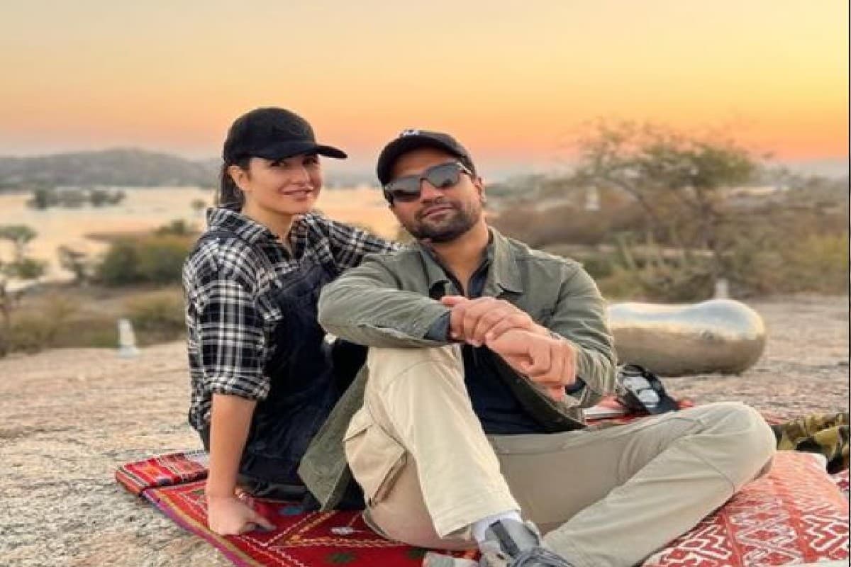 विक्की कौशल के साथ फेवरेट जगह पर पहुंची Katrina Kaif, सनराइज का मजा लेते हुए शेयर की रोमांटिक फोटोज