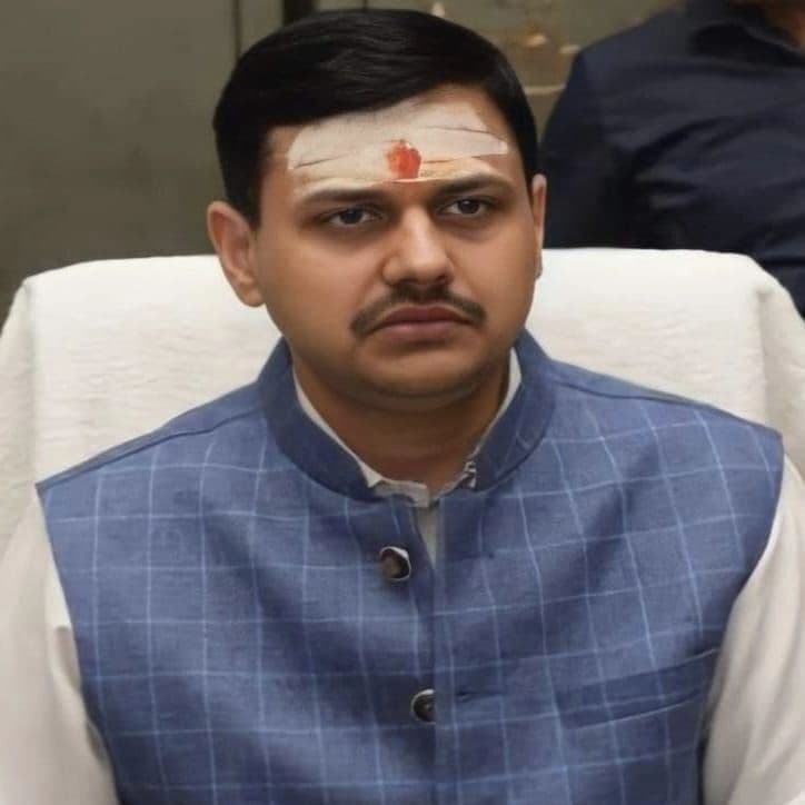 UP सरकार के प्रशासनिक फेरबदल में नहीं बदले गए वाराणसी के DM, कौशल राज शर्मा ही रहेंगे काशी के जिलाधिकारी