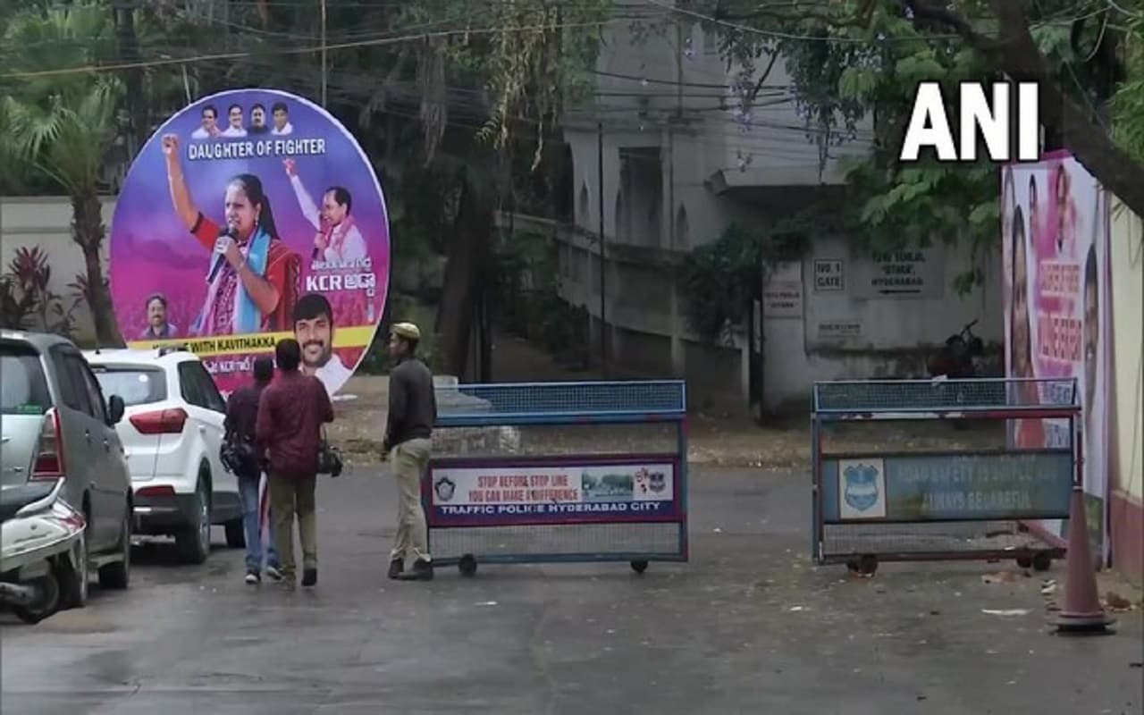 Delhi Liquor Policy: तेलंगाना के सीएम की बेटी से CBI आज करेगी पूछताछ, आवास के पास बढ़ाई गयी सुरक्षा