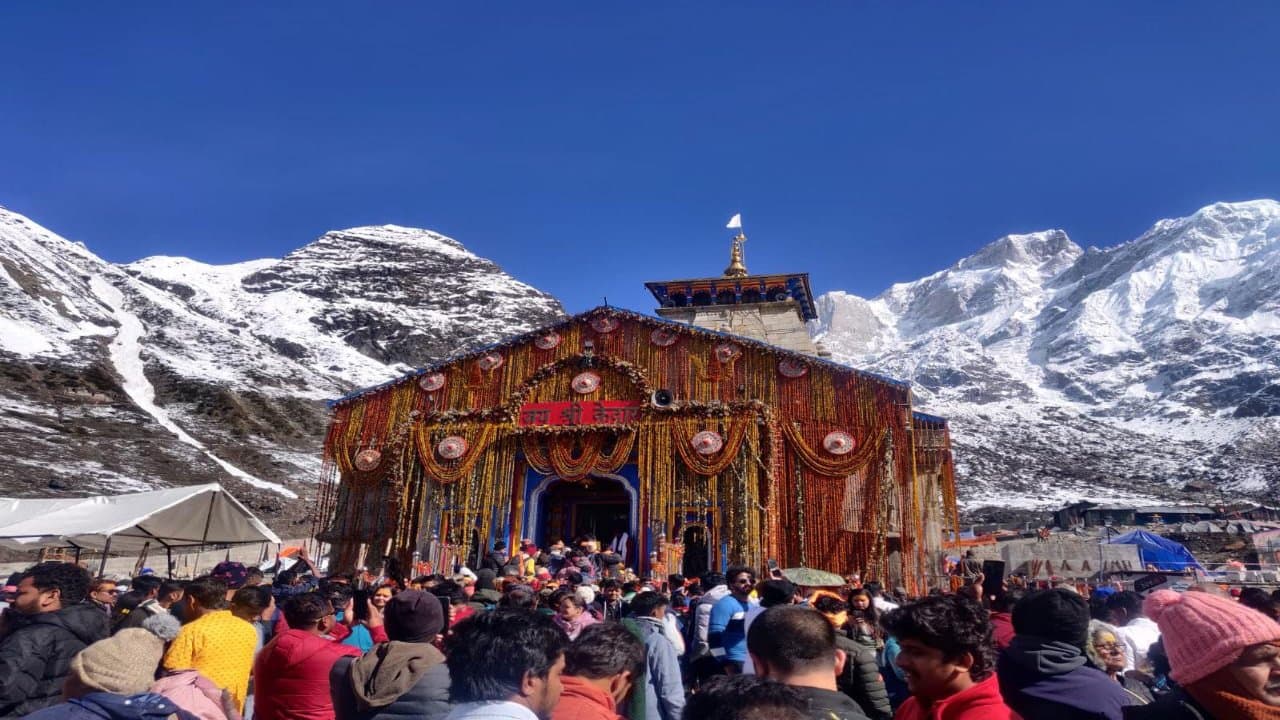 Chardham Yatra : चारधाम यात्रा में श्रद्धालुओं का उमड़ा सैलाब, 5 लाख से अधिक लोगों ने किये दर्शन