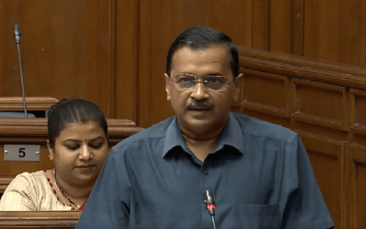 दिल्ली: 'इस जन्म में मोदी नहीं जीत पायेंगे दिल्ली', बजट रोकने पर भड़के केजरीवाल