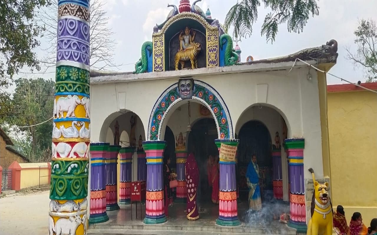 300 साल पुराना है मां भगवती केरा मंदिर, दर्शन करने पहुंचते हैं हजारों श्रद्धालु