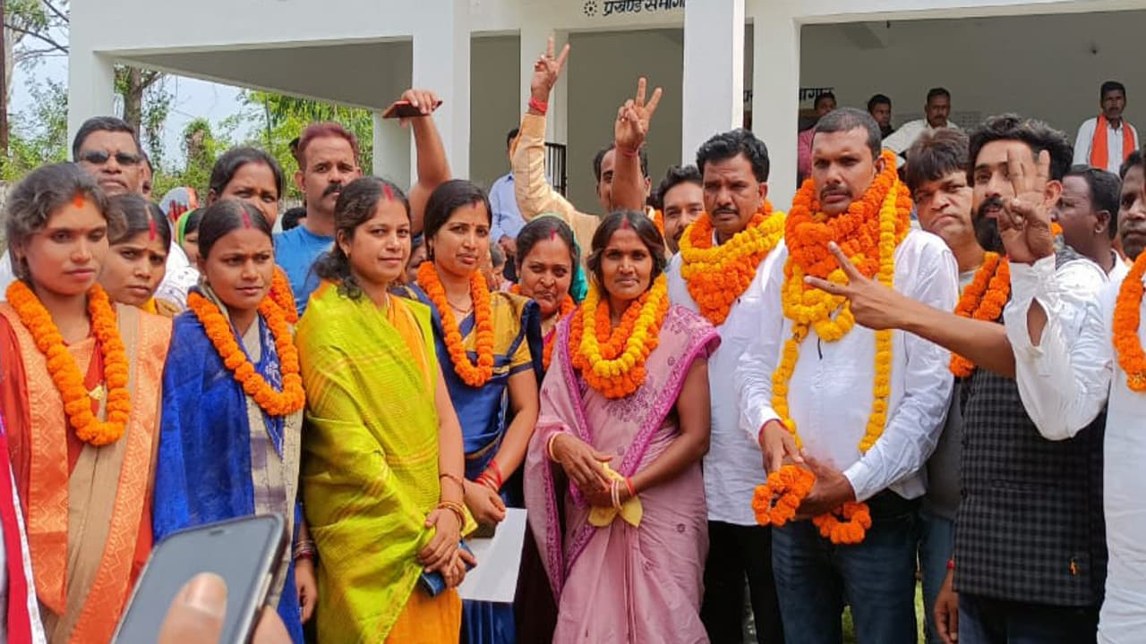 हजारीबाग के केरेडारी प्रखंड की प्रमुख बनीं सुनीता, उप प्रमुख पद पर अमेरिका महतो निर्विरोध निर्वाचित