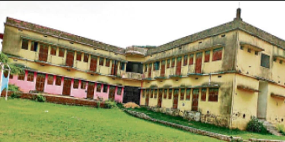 दस वर्ष पूर्व बना था केरेडारी स्थित गर्रीकलां का ओबीसी छात्रावास, पर आज तक नहीं हुआ शुरू