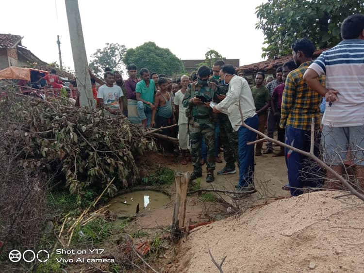 शॉकपिट के गड्ढे से बरामद बच्चे के शव मामले में दो के खिलाफ एफआईआर