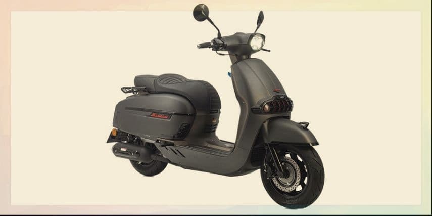 Maruti Alto से भी महंगा है यह रेट्रो स्कूटर, इसका लुक दीवाना बना देगा