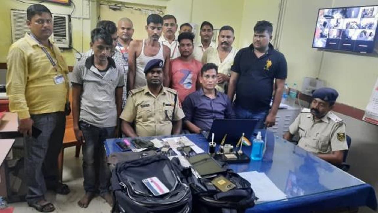 Bihar: नशा खिलाकर रेल यात्रियों को लूटने की थी तैयारी, खगड़िया स्टेशन के प्लेटफॉर्म पर छह शातिर धराये
