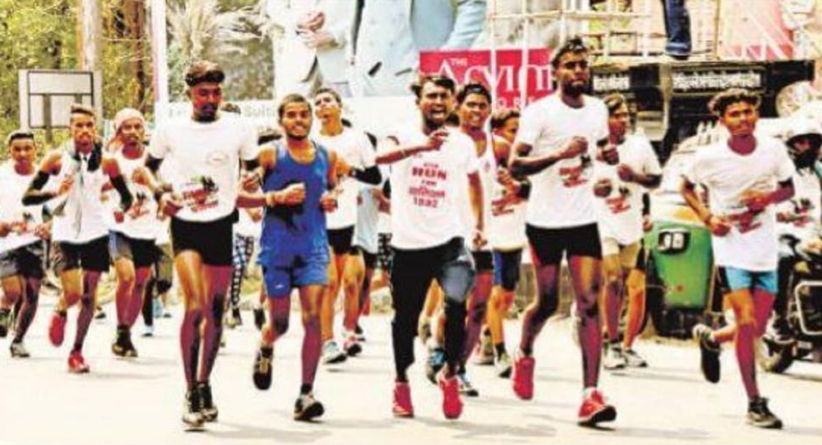 1932 खतियान: बोकारो से धनबाद 'रन फॉर खतियान, कई जगह पर पुलिस से भिड़े लोग