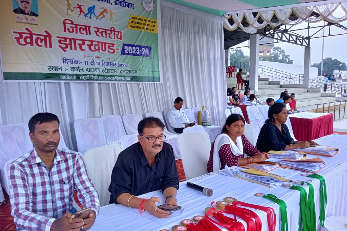 ‘खेलो झारखंड’ में भाग लेने वाले बच्चे दिन भर भूखे-प्यासे खेले, शाम में चंदा कर लौटे घर