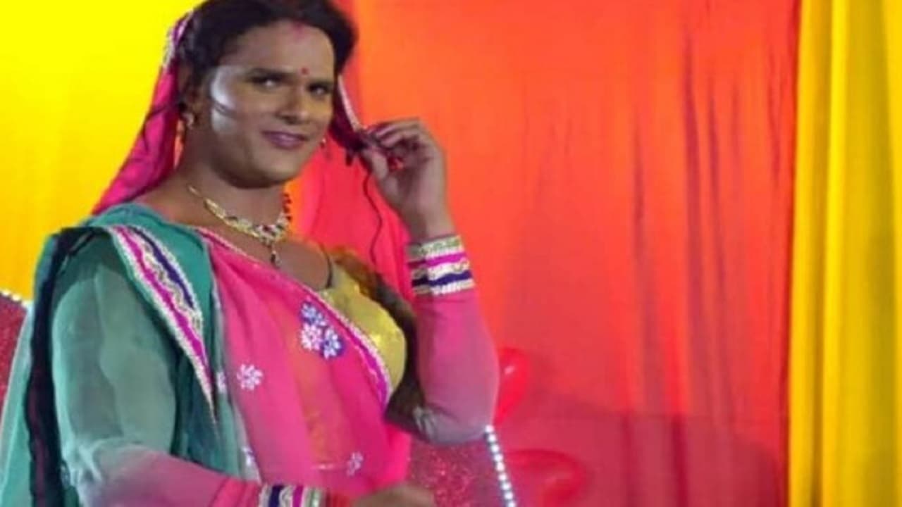 भोजपुरी के बड़े सितारों ने महिला का किरदार निभाकर उड़ाए फैंस के होश, तस्वीरें देख पहचान पाना मुश्किल