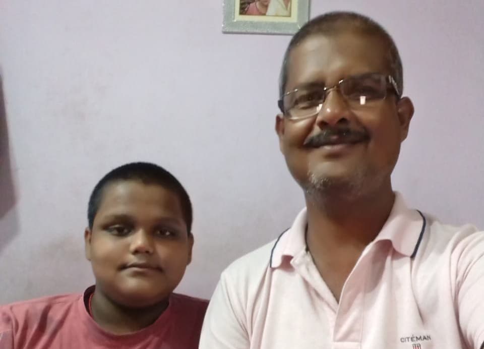 Jharkhand News : पिता-पुत्र ने की खुदकुशी, रेलवे ट्रैक पर मिला शव