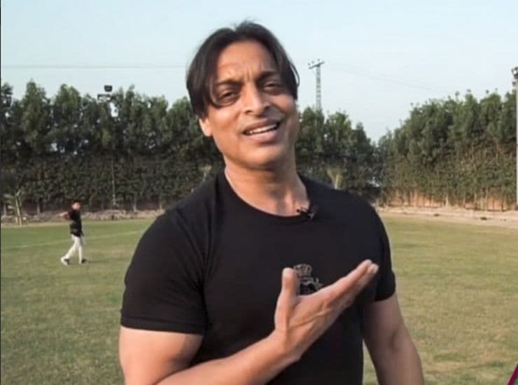बॉलीवुड के इस सुपरस्टार को कॉपी करता है शोएब अख्तर का बेटा, पाक क्रिकेटर ने वीडियो शेयर कर खोला राज