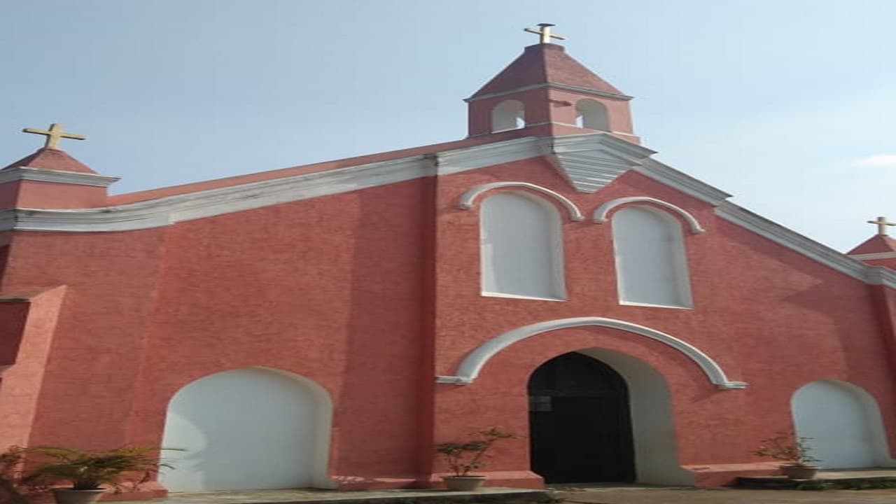 Christmas 2021: अखड़ा के पास 1874 में घास से बनाया गया था उपासनालय, खूंटी में बिना पिलर का बना था जीइएल चर्च