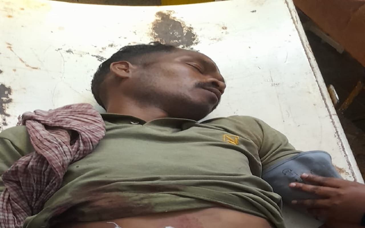 झारखंड: हीरा नमन कोंगाड़ी को सरेबाजार पीट-पीटकर मार डाला, सोमरा होरो को चाकू माकर किया घायल, मची भगदड़