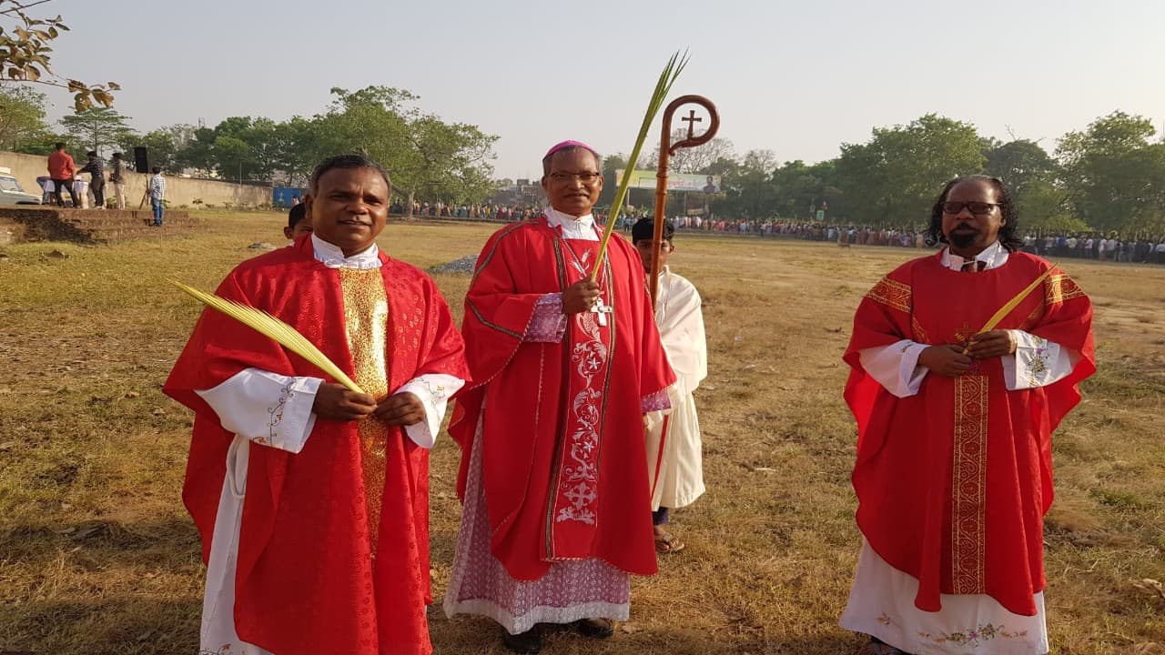 झारखंड के खूंटी में ईसाई धर्मावलंबियों ने मनाया खजूर पर्व, जानें इस पर्व का महत्व